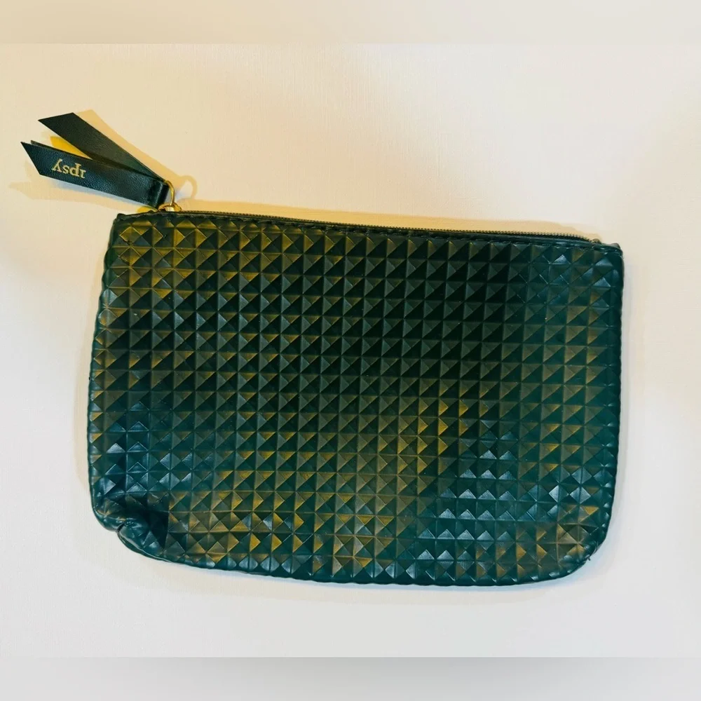 Ipsy Women’s Bag Green Textured Travel Cosmetic Pouch/Bag/Clutch